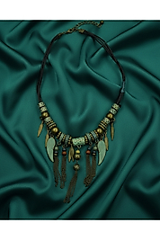 El Yapımı Yapraklı Gotik Kolye