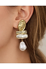 Kadın Altın Kaplama İnci ve Baget Taş Detaylı Sallantılı Tasarım Küpe