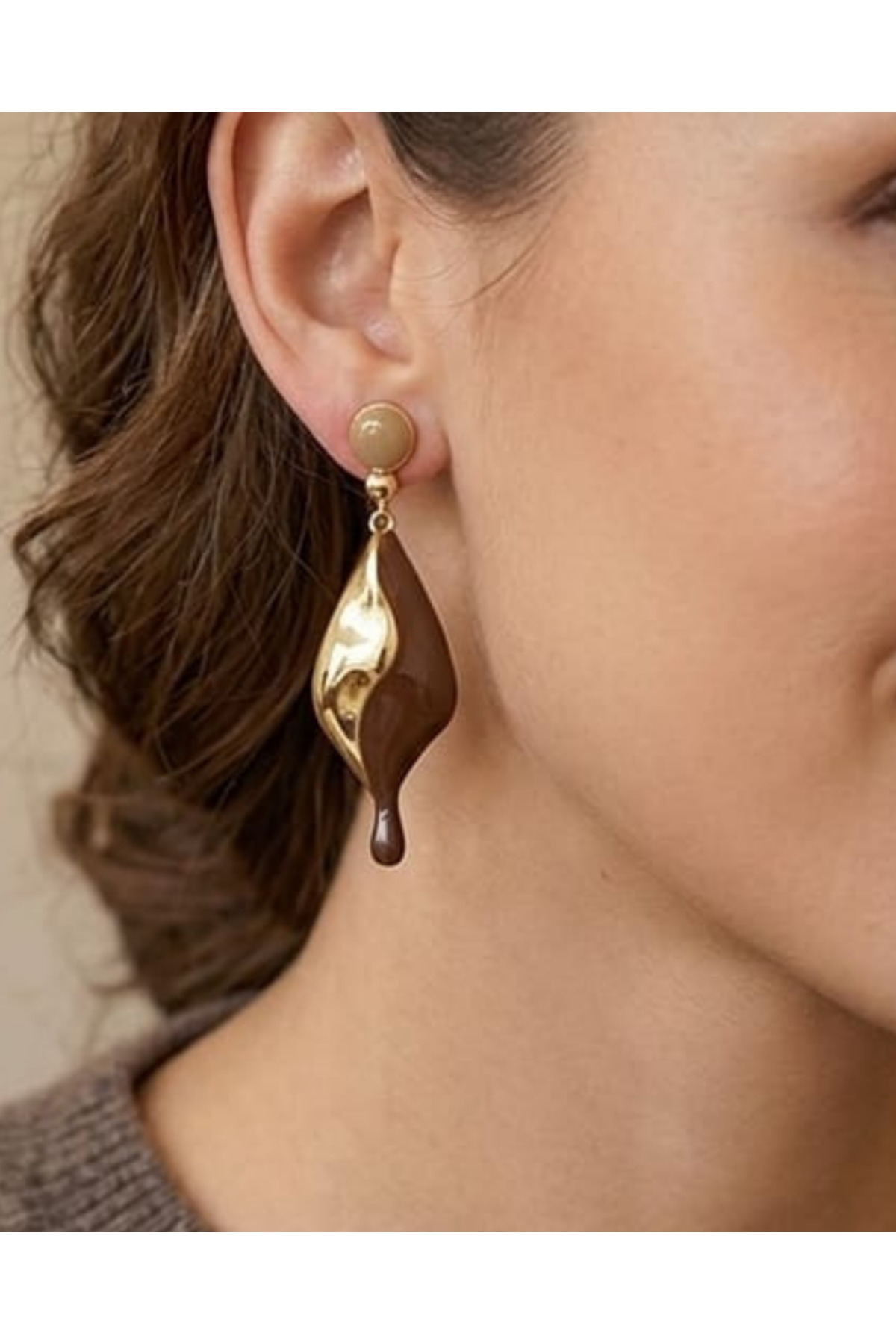Kadın Altın Kaplama Asimetrik Damla Tasarım Sallantılı Küpe