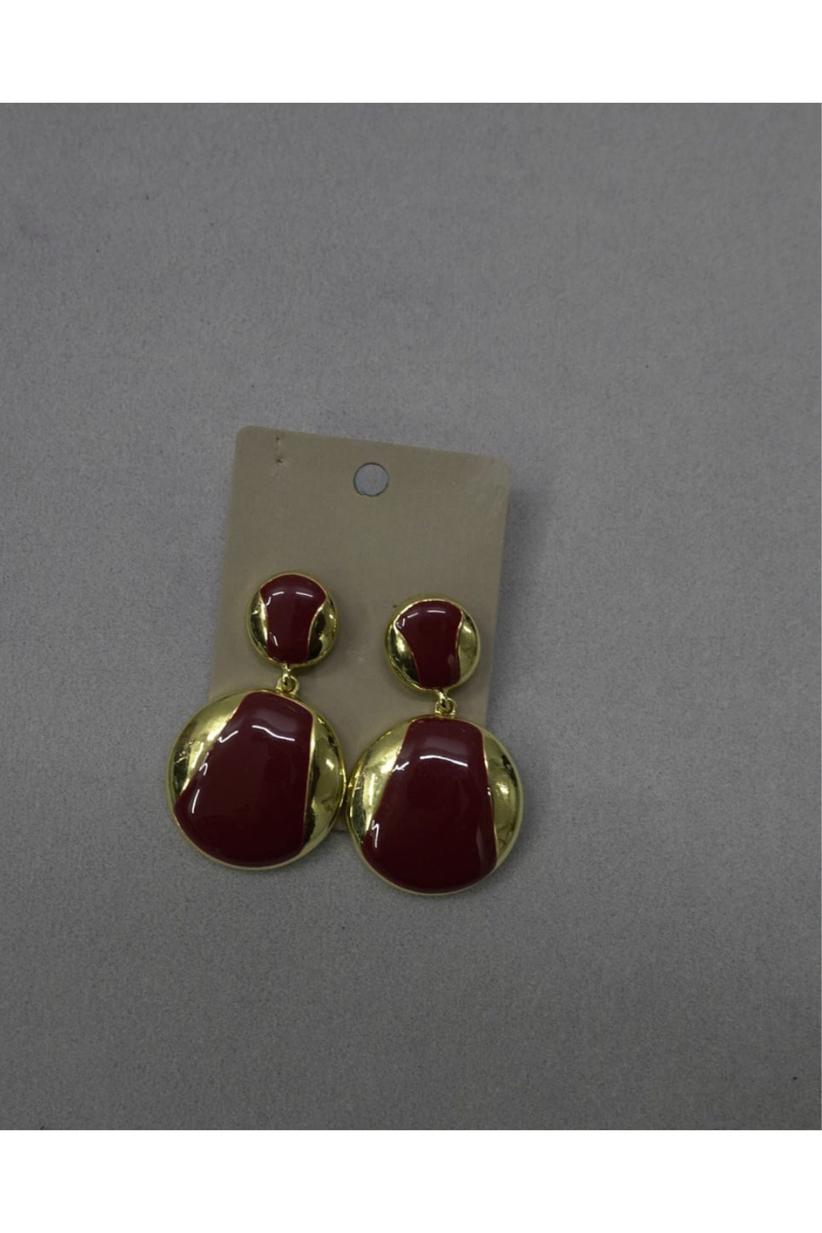 Bordo Emaye Geçişli Altın Renk Çivili Küpe