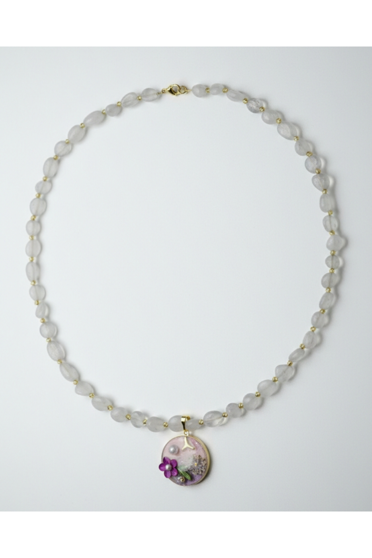 Pembe Kuvars Taşlı Çiçek Figürlü Madalyon Kadın Kolye