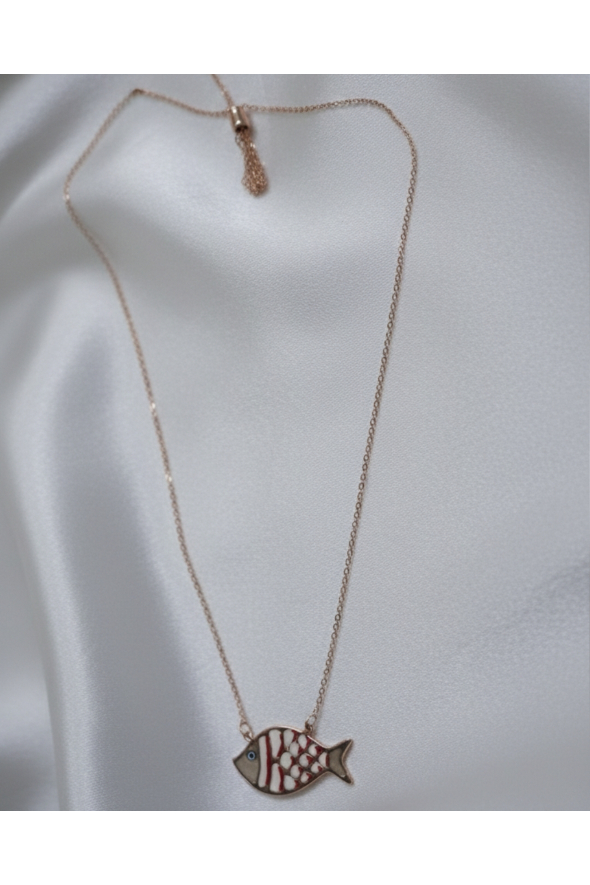 Modern Figür Detaylı Kolye