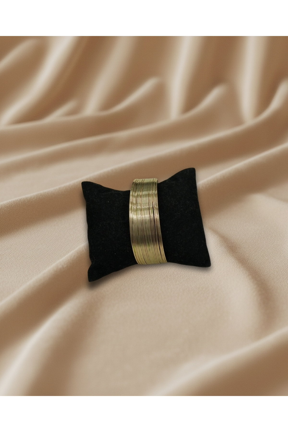 Altın Rengi Çelik Bileklik