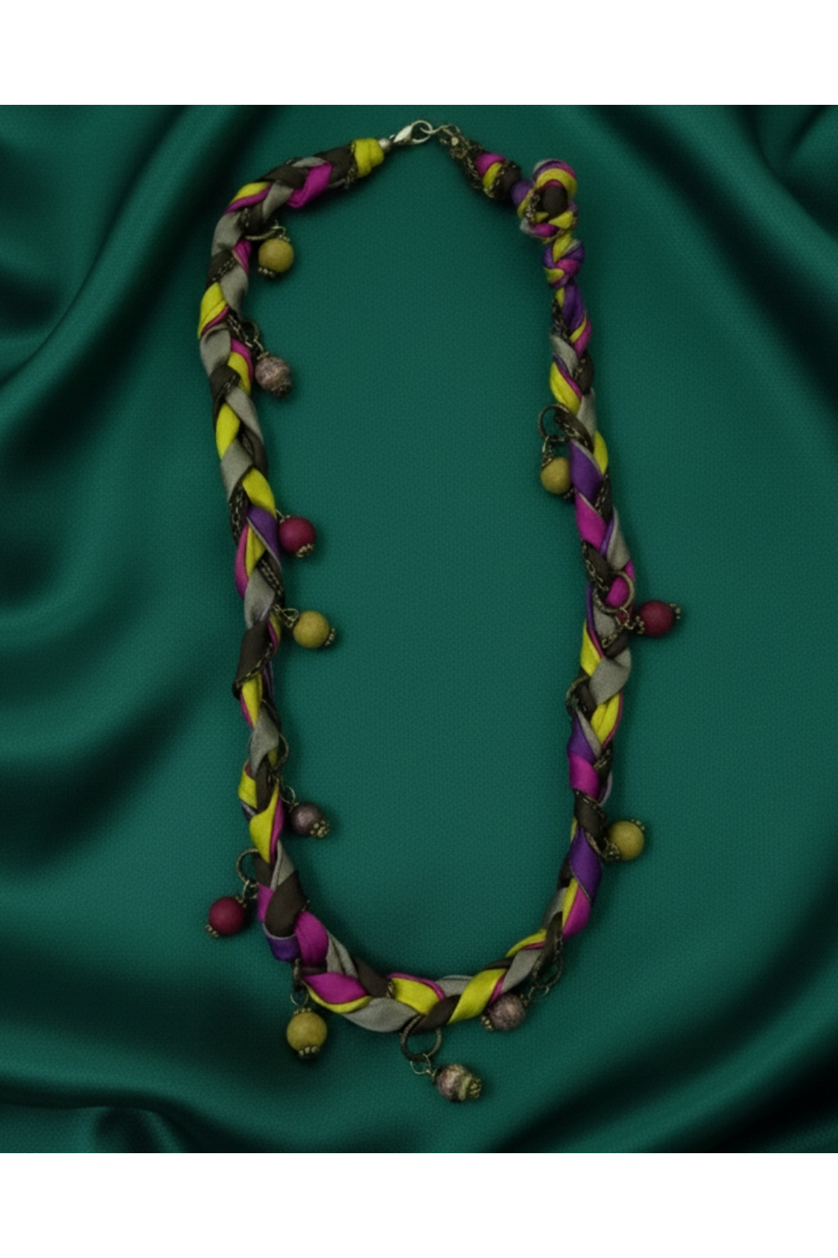 El Yapımı Örgü Tasarım Kolye