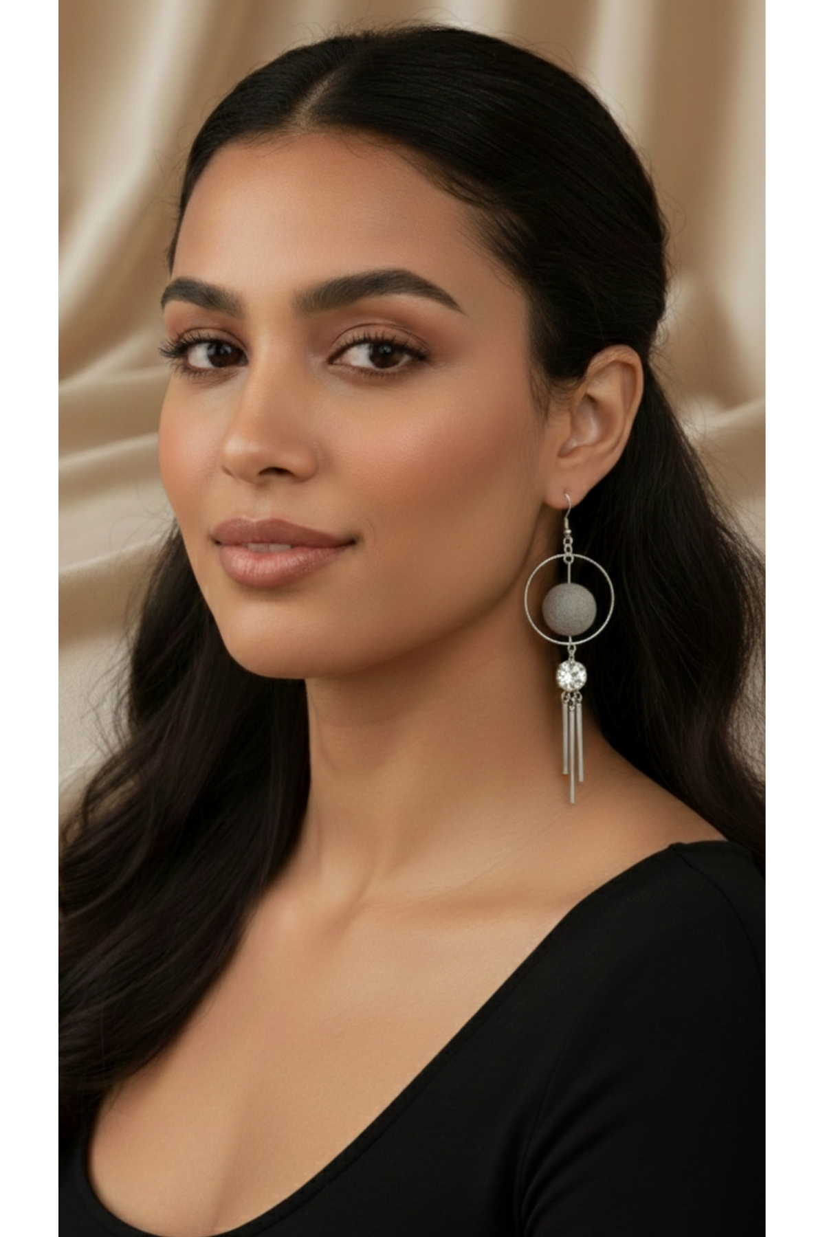 Ponponlu metal kadın sallantı küpe